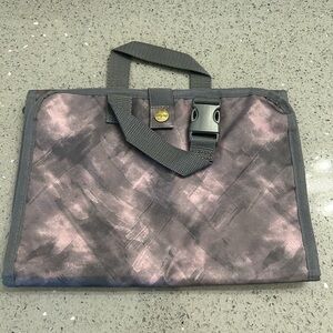 🧡5/$25🧡Gray and Pink Foldable Toiletry Bag